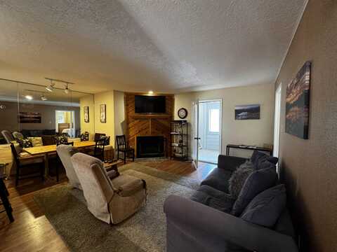 37 Vail Ave, Angel Fire, NM 87710