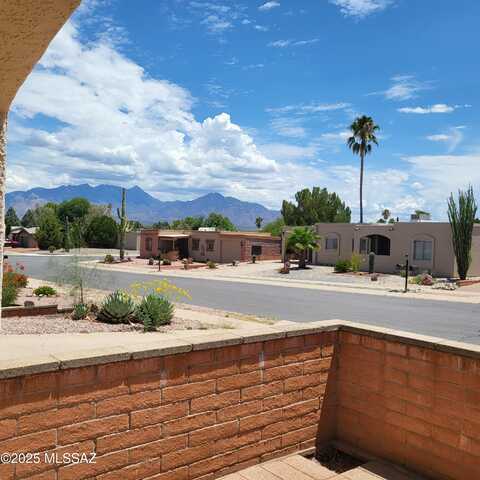 71 E Santa Chalice Drive, Green Valley, AZ 85614