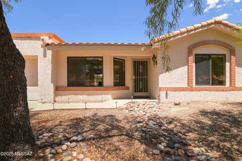1151 E Haystack Drive, Oro Valley, AZ 85755