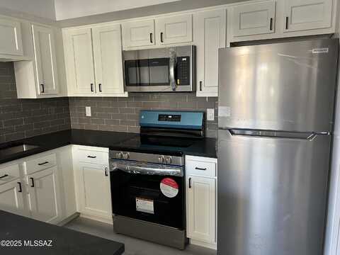 9420 E Speedway #4 Boulevard, Tucson, AZ 85710