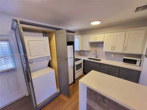 2355 SW 27th St, Miami, FL 33133