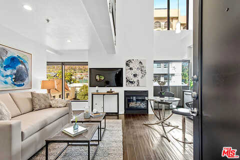 Hawthorn, LOS ANGELES, CA 90046