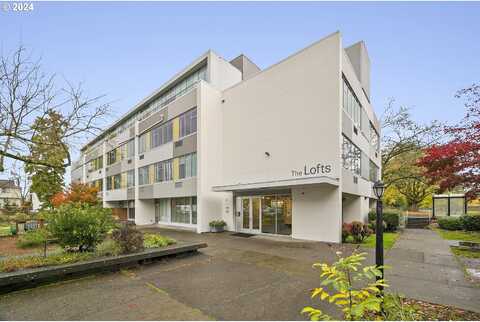 81St, PORTLAND, OR 97213