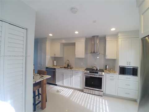 9169 SE Riverfront Ter, Jupiter, FL 33469