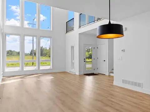 Lake Vista, OAK CREEK, WI 53154