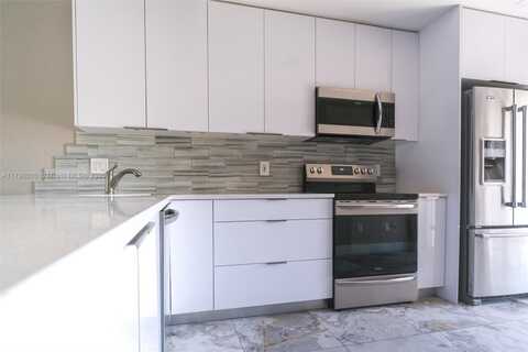 301 Club Cir, Boca Raton, FL 33487