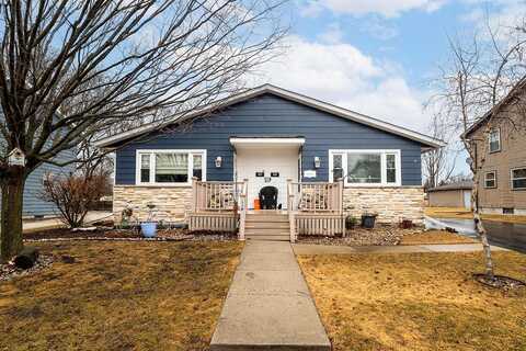 Marcella, OCONOMOWOC, WI 53066