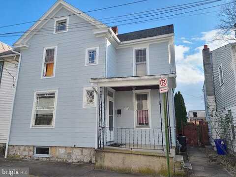 Burd St E, SHIPPENSBURG, PA 17257