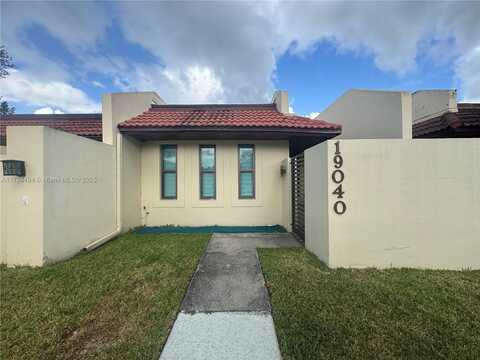 19040 NW 65th Ct, Hialeah, FL 33015