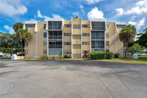 922 NE 199th St, Miami, FL 33179