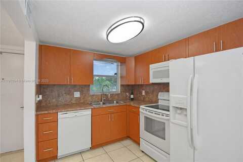6650 Royal Palm Blvd, Margate, FL 33063