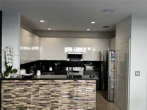 8162 NW 114th Pl, Doral, FL 33178