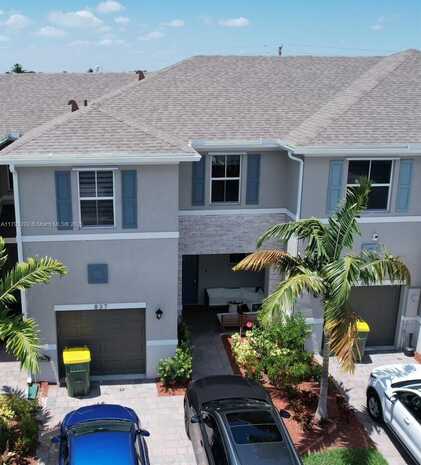 837 SE 16th Ct, Homestead, FL 33034