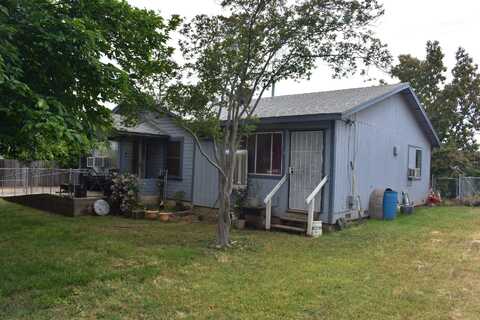 361 S Valencia Boulevard, Woodlake, CA 93286