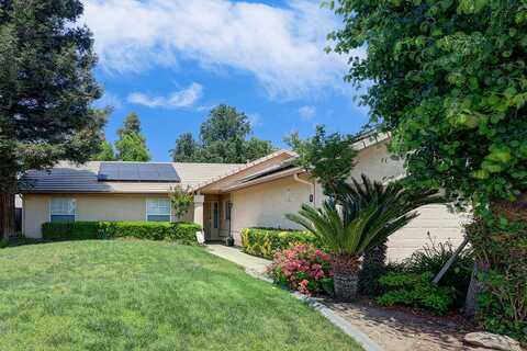 2160 E Alpine Court, Tulare, CA 93274