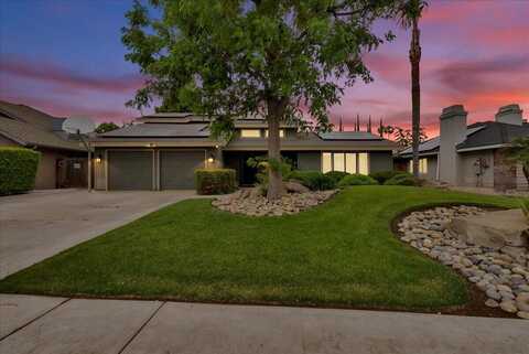 2833 S Conyer Street, Visalia, CA 93277