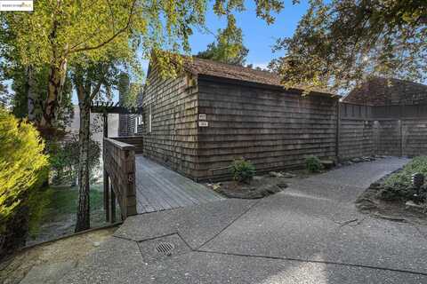 218 The Knoll, Orinda, CA 94563
