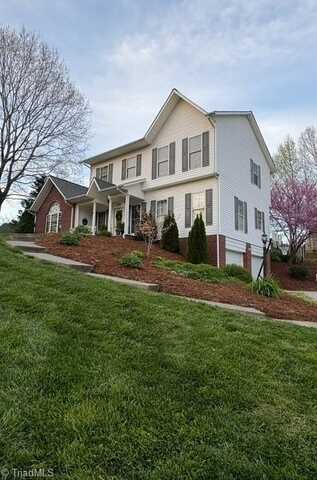 806 Stonebridge Drive, Wilkesboro, NC 28697