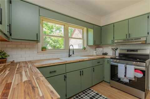 112 Carmalt Street, Thomasville, NC 27360