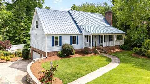 1509 Old Coach Road, Kernersville, NC 27284