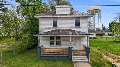 811 Lindsey Street, Reidsville, NC 27320