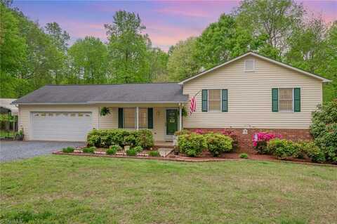 2302 Woodridge Drive, Asheboro, NC 27205