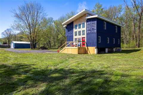 986 Caroline Road, Waterloo, NY 13165