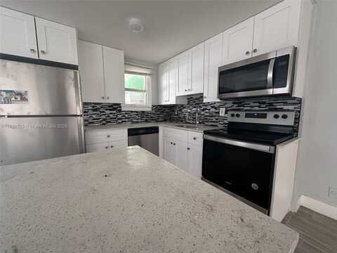 209 SW 5th St, Dania Beach, FL 33004