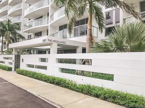 13800 Highland Dr, North Miami Beach, FL 33181