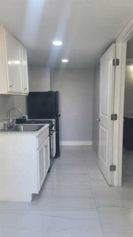 6241 SW 17th St, North Lauderdale, FL 33068