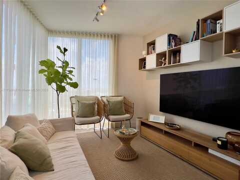 2900 NE 7th Ave, Miami, FL 33137