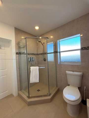 undefined, Hollywood, FL 33020