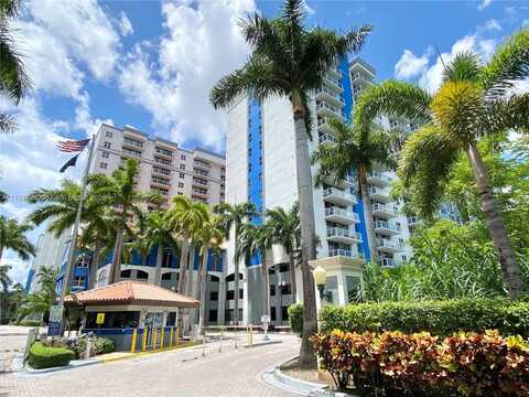 5085 NW 7th St, Miami, FL 33126