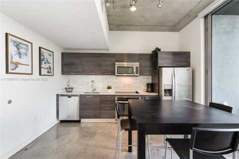 151 SE 1st St, Miami, FL 33131