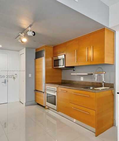 475 Brickell Ave, Miami, FL 33131