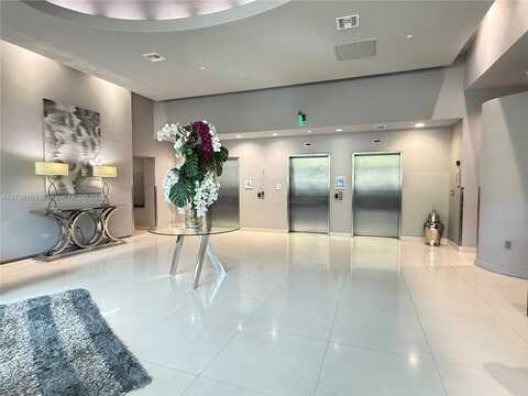 275 NE 18th St, Miami, FL 33132