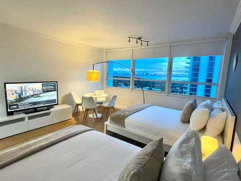 5445 Collins Ave, Miami Beach, FL 33140
