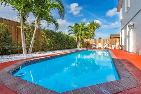 3865 NW 1st Pl, Deerfield Beach, FL 33442