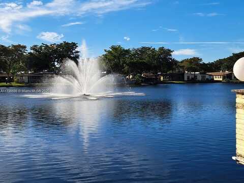 300 Berkley Rd, Hollywood, FL 33024