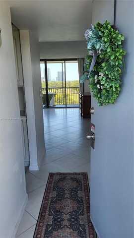 3475 N Country Club Dr, Aventura, FL 33180