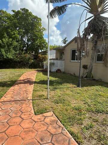 201 Ludlam Dr, Miami Springs, FL 33166