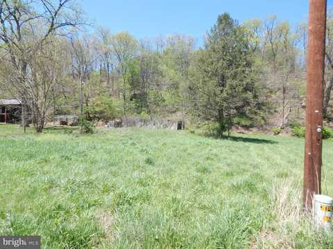 746 PUFFENBURGER LANE, HEDGESVILLE, WV 25427