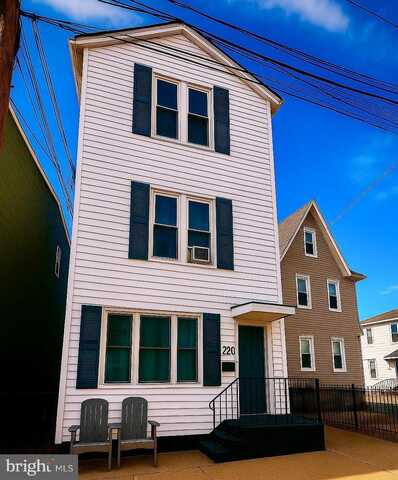 220 DORRANCE STREET, BRISTOL, PA 19007