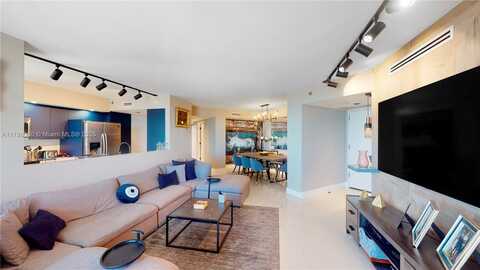 1000 W Island Blvd, Aventura, FL 33160