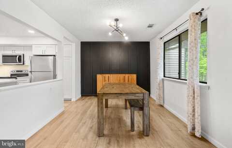 115 KINGS HIGHWAY UNIT, MAPLE SHADE, NJ 08052