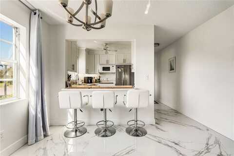57 WOODLAND DRIVE 101, VERO BEACH, FL 32962