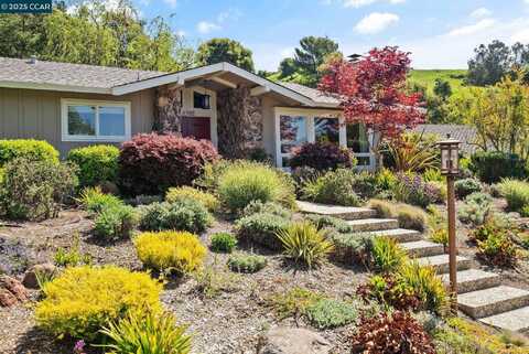 1902 Joseph Dr, Moraga, CA 94556