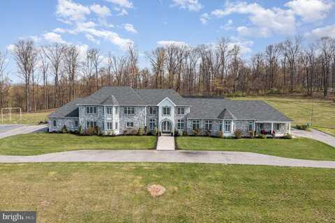 890 HOBART ROAD, HANOVER, PA 17331