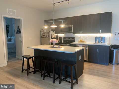 18 W GIRARD AVE, PHILADELPHIA, PA 19123