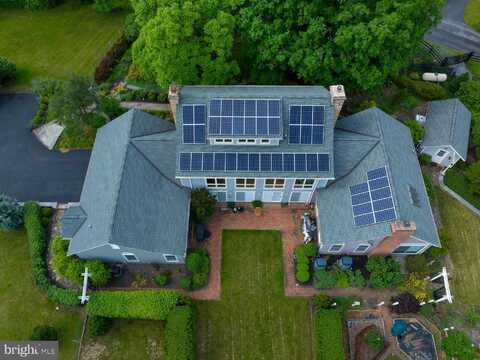 2548 MOUNTAIN LAKE ROAD, HEDGESVILLE, WV 25427